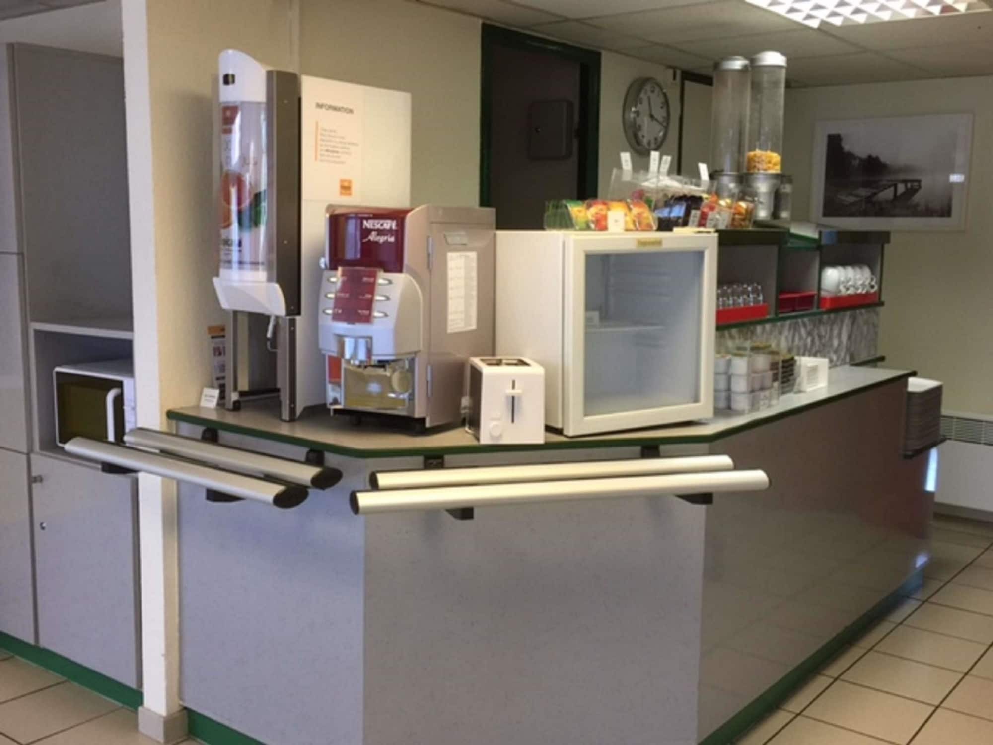 Premiere Classe Niort Est La Creche Exterior foto